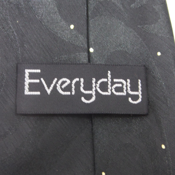 Everyday Fun Alien Necktie - Picture 4 of 4